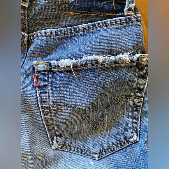 Vintage Levi’s button up heavily worn out 24 waist  cropped fit cheeky! - Picture 10 of 13
